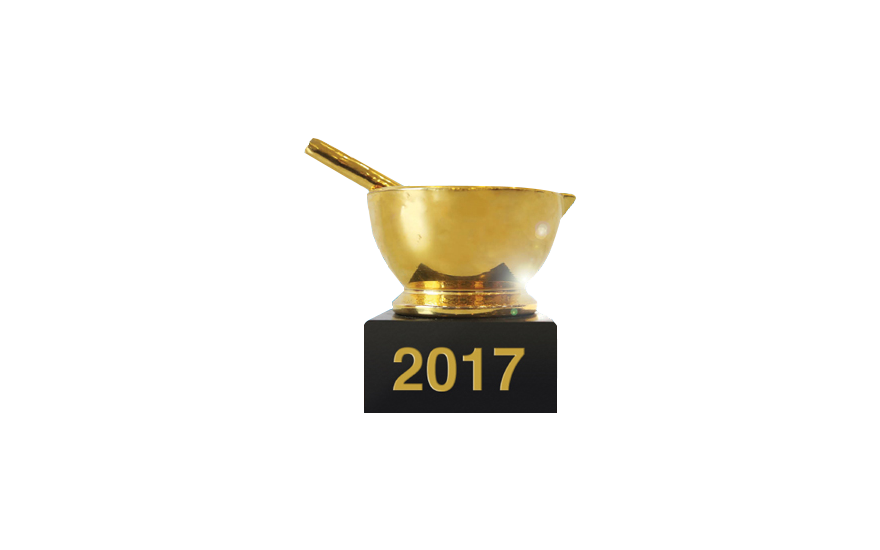 2017 yılında Ecz. Bora HAZIR ilaçtarif® sistemi ile Altın Havan Genç Girişimci ödülüne layık görülmüştür.